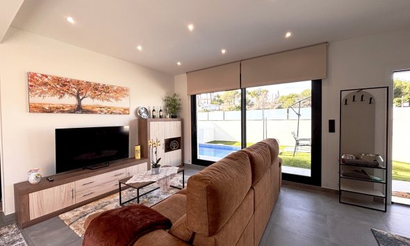 Resale - Villa - Orihuela Costa - Villamartín