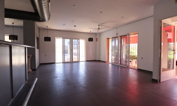 Reventa - Local Comercial - Ciudad Quesada - La Marquesa