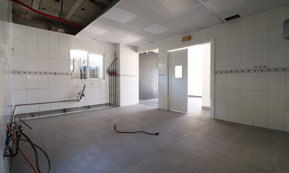 Reventa - Local Comercial - Ciudad Quesada - La Marquesa