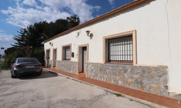 Resale - Villa - Heredades - Heredades - Village