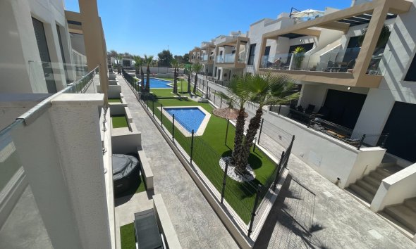 Resale - Apartment - Orihuela Costa - Villamartín