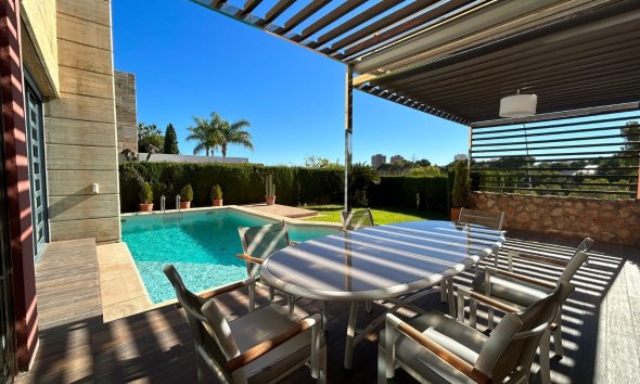 Resale - Villa - Orihuela Costa - Dehesa de Campoamor