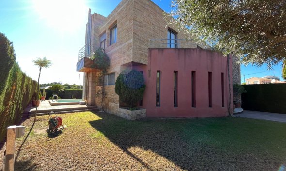 Resale - Villa - Orihuela Costa - Dehesa de Campoamor