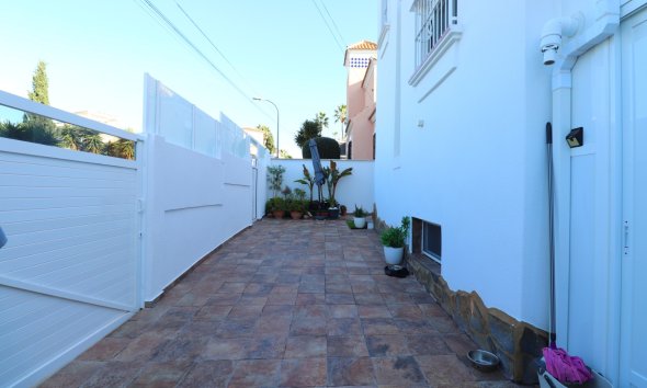 Resale - Villa - Orihuela Costa - Villamartín