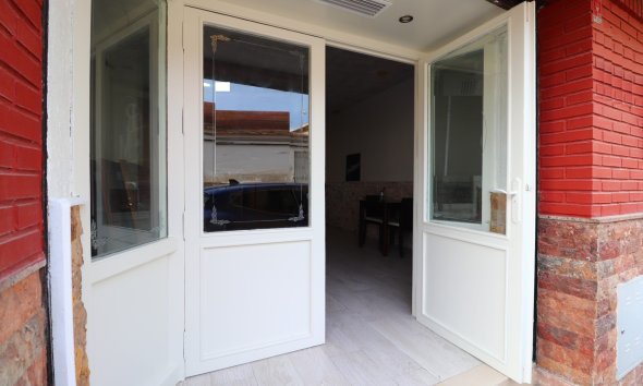 Resale - Commercial premises / Commercial unit / Retail space - Benijofar - Benijofar - Village