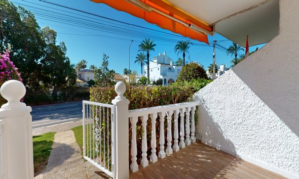 Resale - Apartment - Orihuela Costa - Villamartín