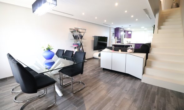 Resale - Terraced house / Townhouse - Redovan - Redovan - Town