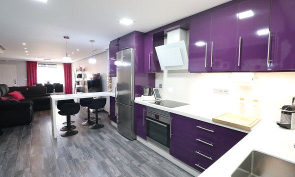 Resale - Terraced house / Townhouse - Redovan - Redovan - Town