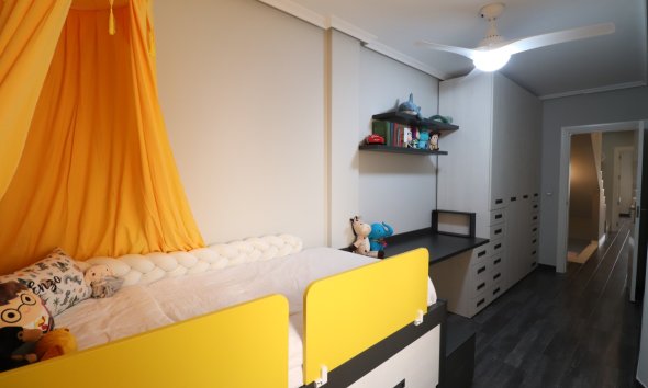 Resale - Terraced house / Townhouse - Redovan - Redovan - Town
