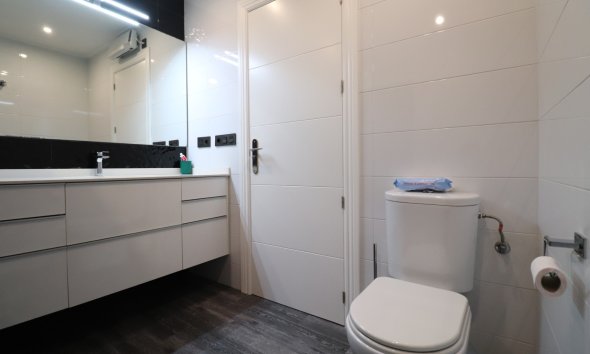 Resale - Terraced house / Townhouse - Redovan - Redovan - Town