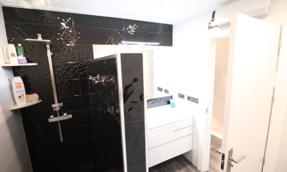 Resale - Terraced house / Townhouse - Redovan - Redovan - Town