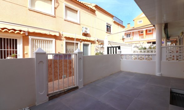 Resale - Apartment - Torrevieja - Torre La Mata