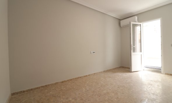 Resale - Apartment - Torrevieja - Torre La Mata