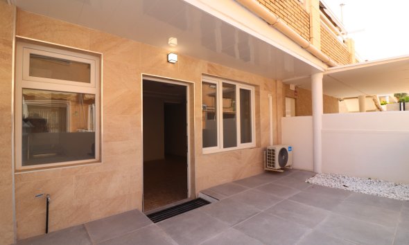 Resale - Apartment - Torrevieja - Torre La Mata