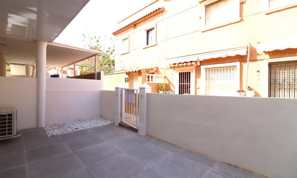 Resale - Apartment - Torrevieja - Torre La Mata