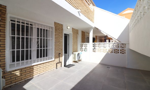 Resale - Apartment - Torrevieja - Torre La Mata