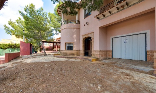 Resale - Villa - San Miguel de Salinas - Ciudad de las comunicaciones