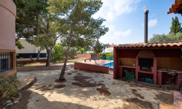 Resale - Villa - San Miguel de Salinas - Ciudad de las comunicaciones
