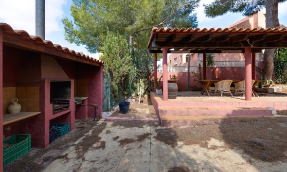 Resale - Villa - San Miguel de Salinas - Ciudad de las comunicaciones