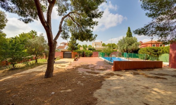 Resale - Villa - San Miguel de Salinas - Ciudad de las comunicaciones