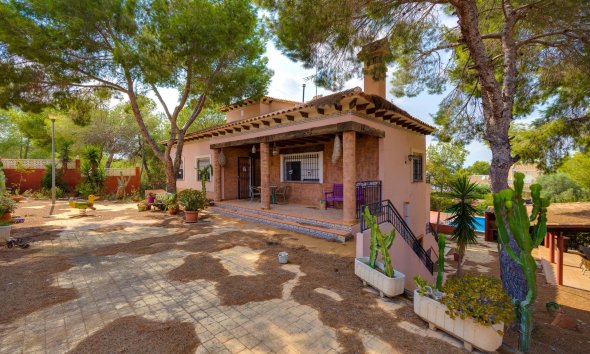 Resale - Villa - San Miguel de Salinas - Ciudad de las comunicaciones