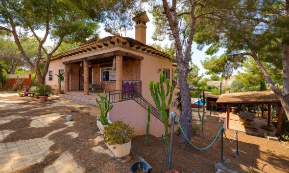 Resale - Villa - San Miguel de Salinas - Ciudad de las comunicaciones