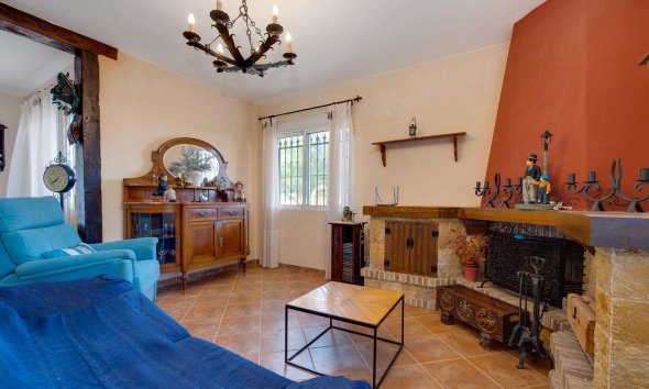 Resale - Villa - San Miguel de Salinas - Ciudad de las comunicaciones