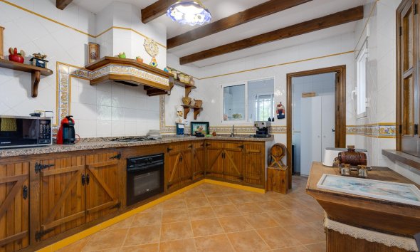 Resale - Villa - San Miguel de Salinas - Ciudad de las comunicaciones