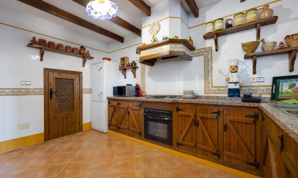 Resale - Villa - San Miguel de Salinas - Ciudad de las comunicaciones