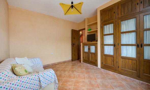 Resale - Villa - San Miguel de Salinas - Ciudad de las comunicaciones