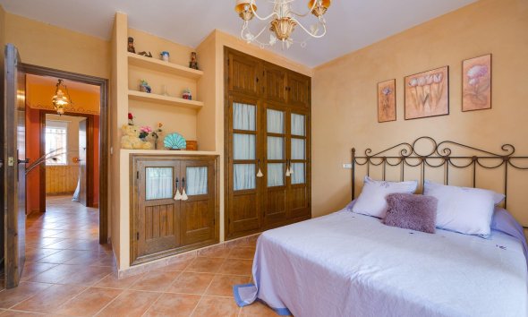 Resale - Villa - San Miguel de Salinas - Ciudad de las comunicaciones