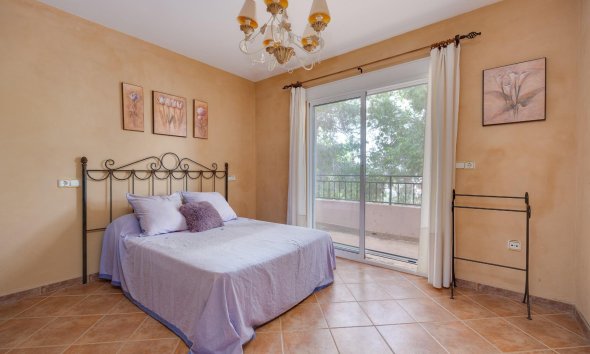 Resale - Villa - San Miguel de Salinas - Ciudad de las comunicaciones