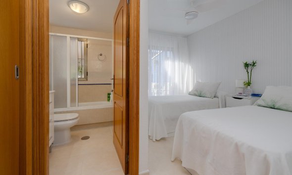 Resale - Apartment - Torrevieja - Playa de los Locos