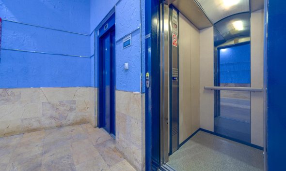 Resale - Apartment - Torrevieja - Playa de los Locos