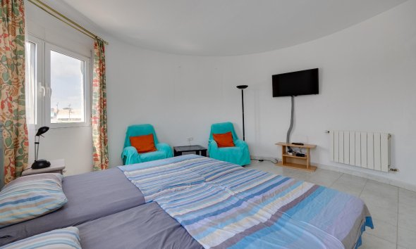 Reventa - Villa - Orihuela Costa - La Regia