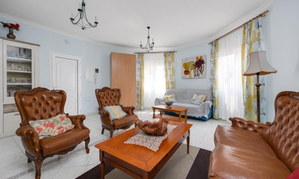 Reventa - Villa - Orihuela Costa - La Regia