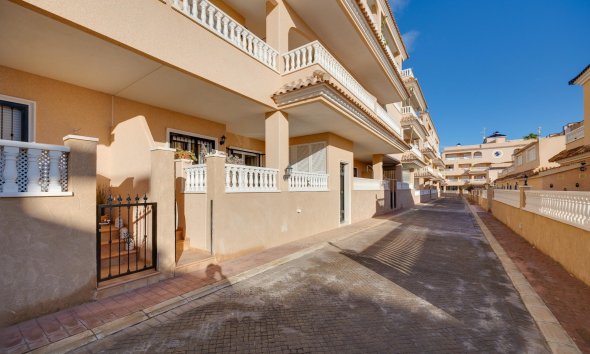 Resale - Bungalow - Orihuela Costa - Los Dolses