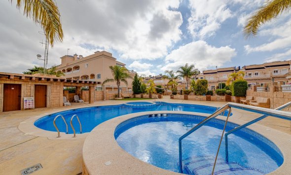Resale - Bungalow - Orihuela Costa - Los Dolses