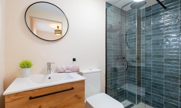 Resale - Bungalow - Torrevieja - Centro - Muelle Pesquero