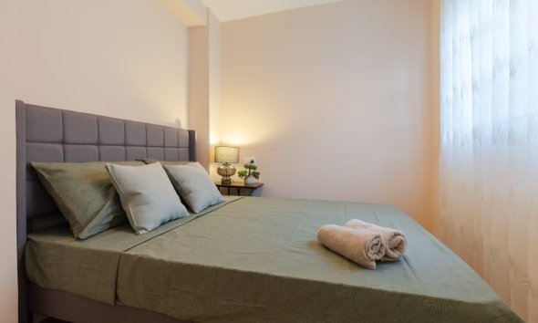 Resale - Bungalow - Torrevieja - Centro - Muelle Pesquero
