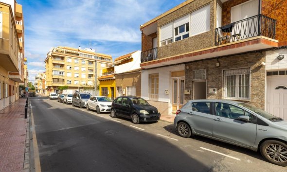 Resale - Bungalow - Torrevieja - Centro - Muelle Pesquero