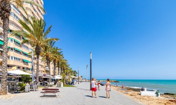 Resale - Bungalow - Torrevieja - Centro - Muelle Pesquero