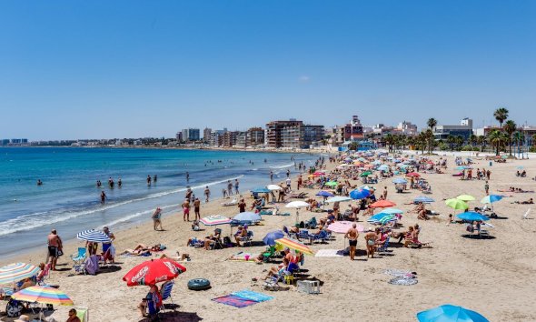 Resale - Bungalow - Torrevieja - Centro - Muelle Pesquero