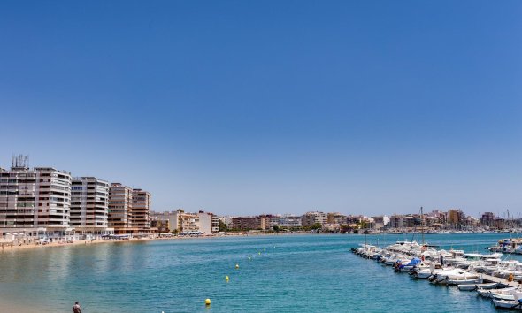Resale - Bungalow - Torrevieja - Centro - Muelle Pesquero