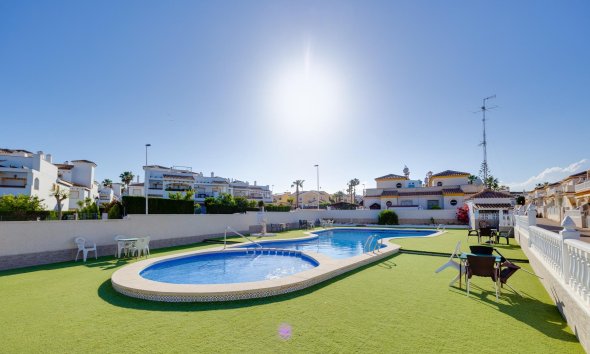 Resale - Terraced house / Townhouse - Orihuela Costa - Los Dolses