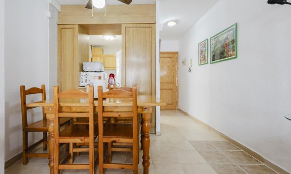 Resale - Apartment - Torrevieja - Playa del Acequión