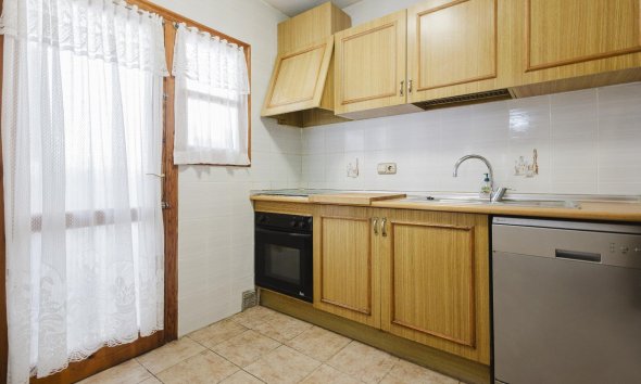 Resale - Apartment - Torrevieja - Playa del Acequión