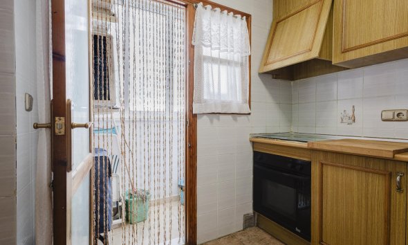 Resale - Apartment - Torrevieja - Playa del Acequión