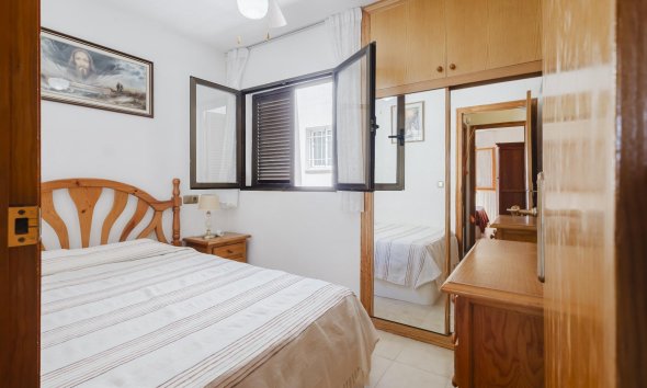 Resale - Apartment - Torrevieja - Playa del Acequión