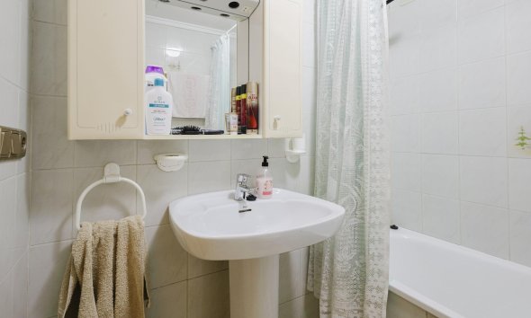 Resale - Apartment - Torrevieja - Playa del Acequión